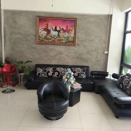 Pornsiri Hotel Sisaket Exteriör bild