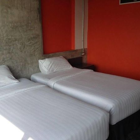 Pornsiri Hotel Sisaket Exteriör bild