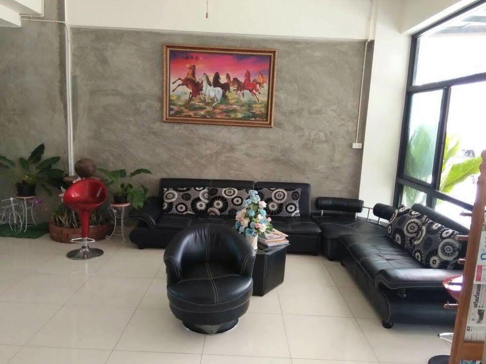 Pornsiri Hotel Sisaket Exteriör bild