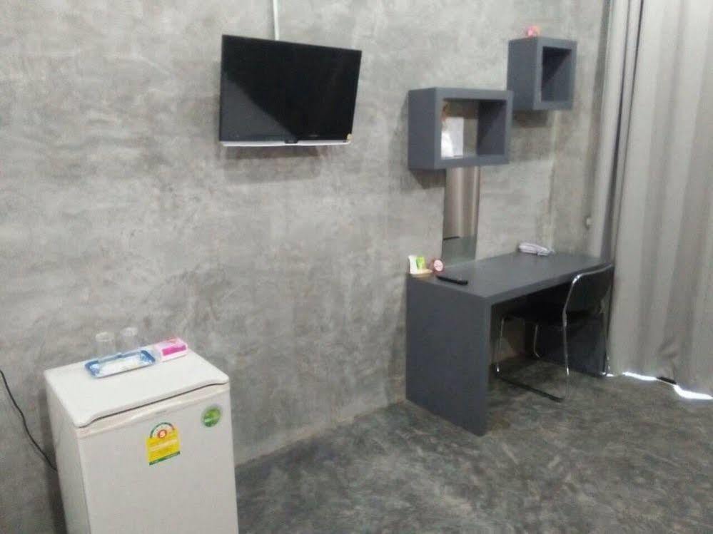 Pornsiri Hotel Sisaket Exteriör bild