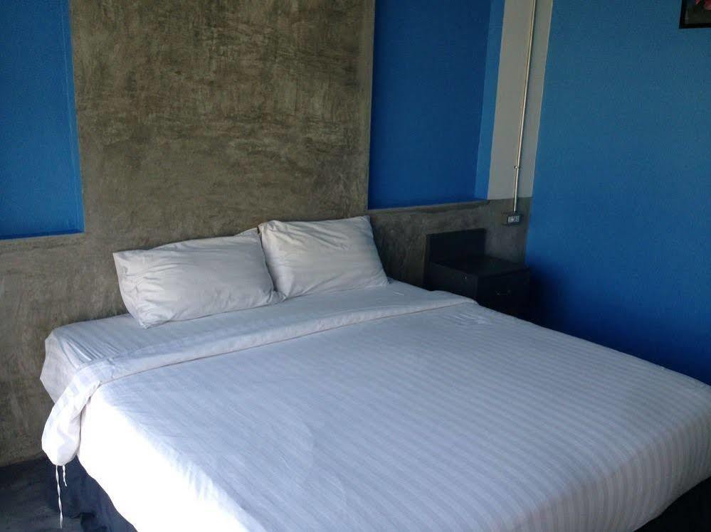 Pornsiri Hotel Sisaket Exteriör bild