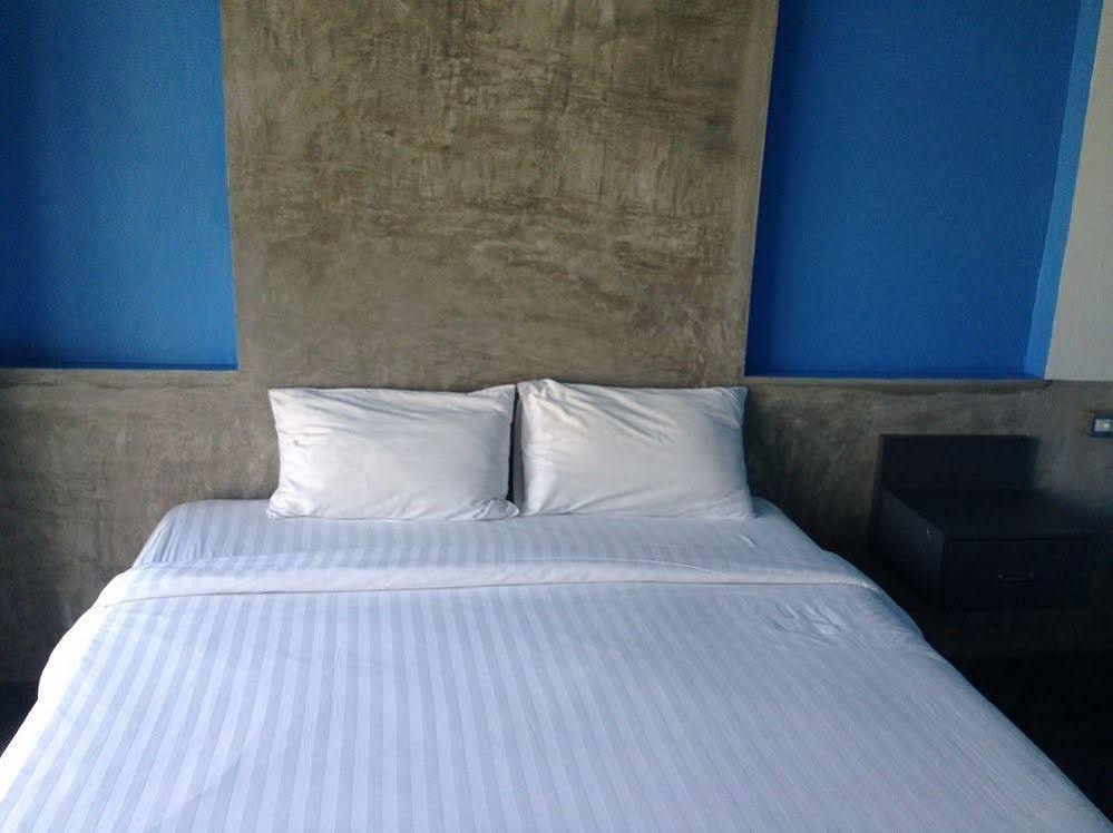 Pornsiri Hotel Sisaket Exteriör bild